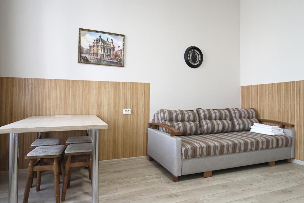 Buk Apartments On Doroshenka 25 Lviv Exterior photo
