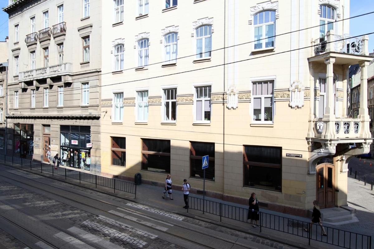 Buk Apartments On Doroshenka 25 Lviv Exterior photo