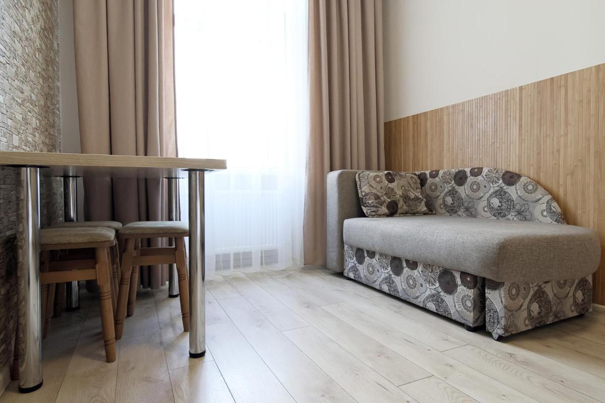 Buk Apartments On Doroshenka 25 Lviv Exterior photo