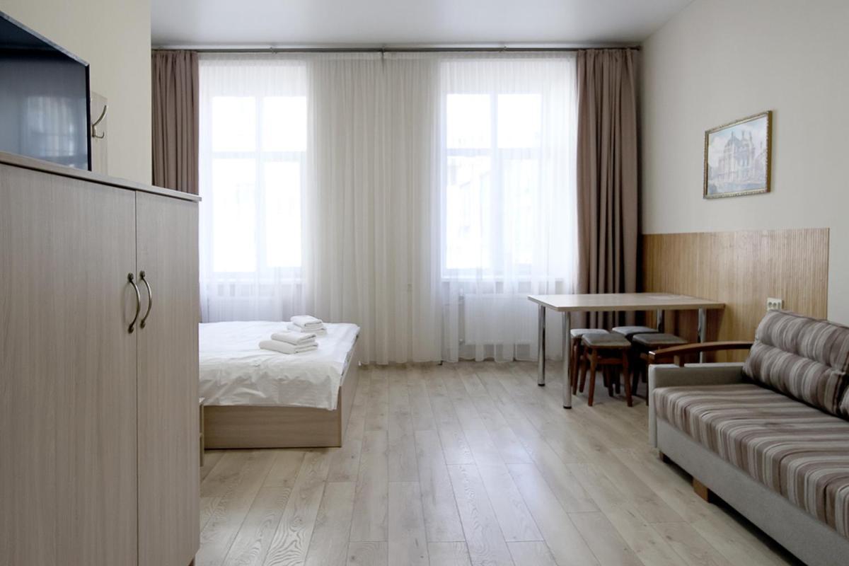 Buk Apartments On Doroshenka 25 Lviv Exterior photo