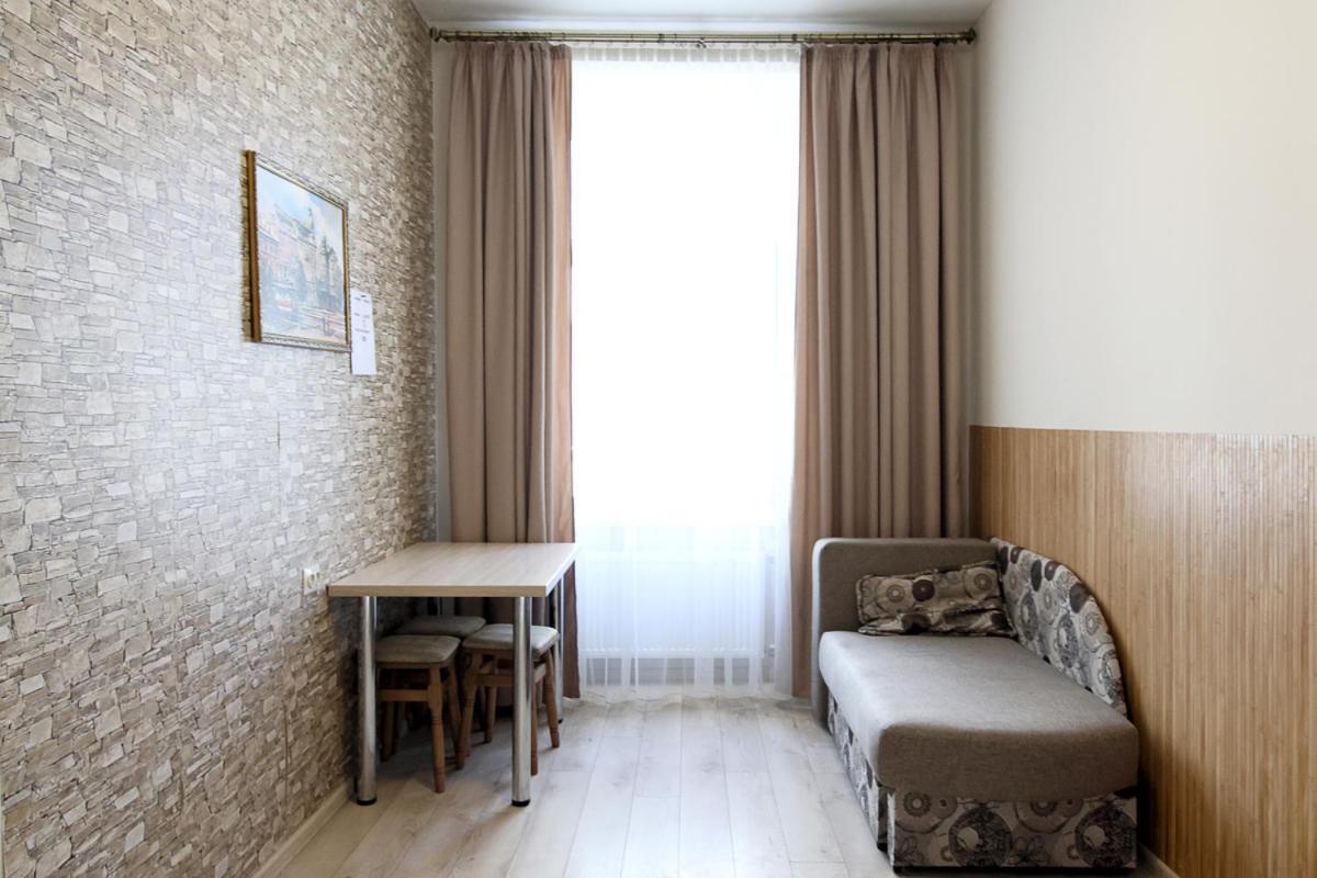 Buk Apartments On Doroshenka 25 Lviv Exterior photo